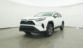 2024 Toyota RAV4 Hybrid XLE full