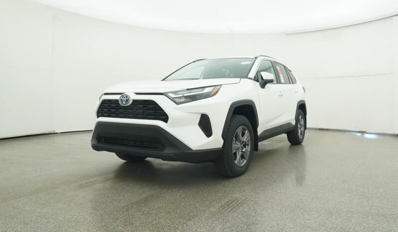 2024 Toyota RAV4 Hybrid XLE full