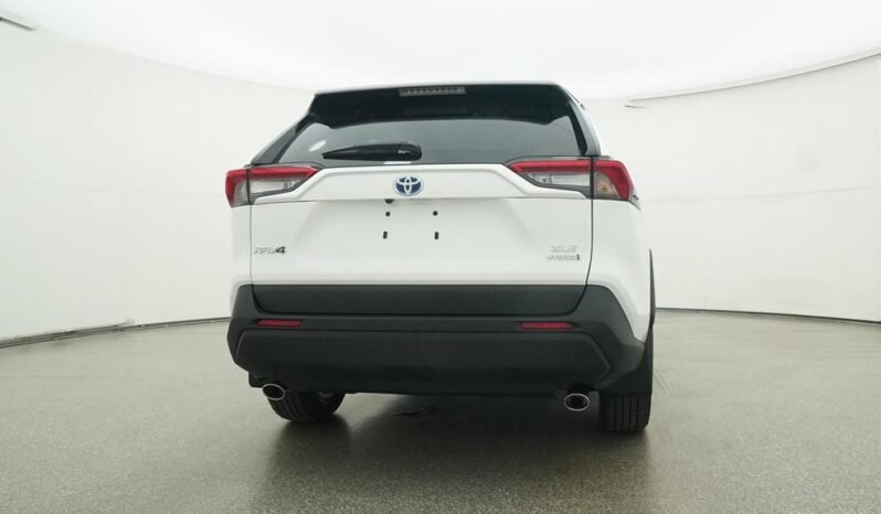 2024 Toyota RAV4 Hybrid XLE full