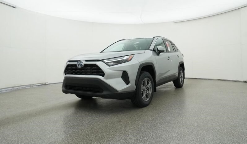 2024 Toyota RAV4 Hybrid XLE full