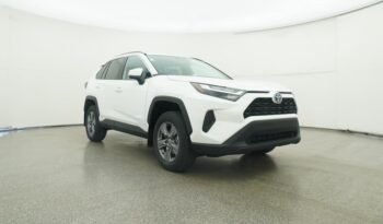 2024 Toyota RAV4 Hybrid XLE full