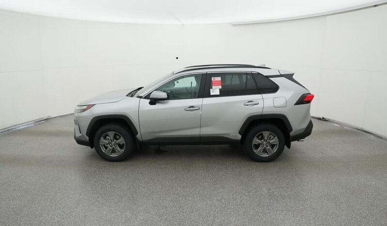 2024 Toyota RAV4 Hybrid XLE full