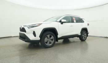 2024 Toyota RAV4 Hybrid XLE full