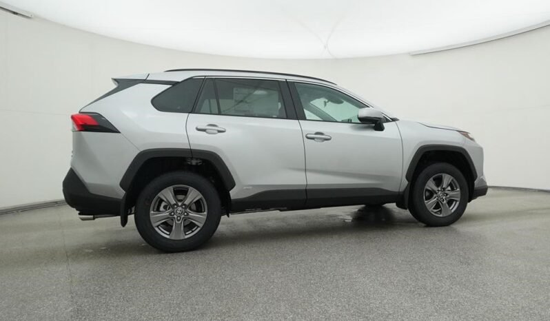 2024 Toyota RAV4 Hybrid XLE full