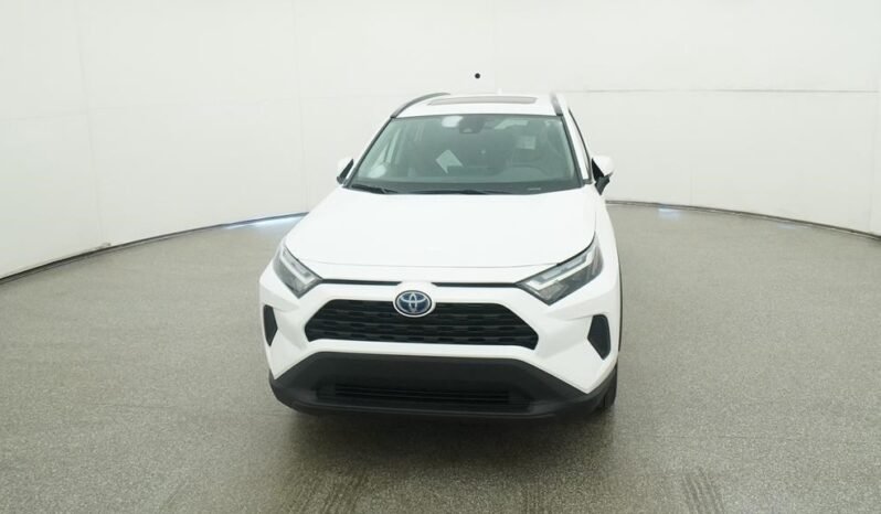 2024 Toyota RAV4 Hybrid XLE full