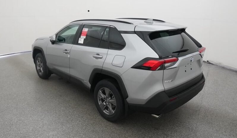 2024 Toyota RAV4 Hybrid XLE full