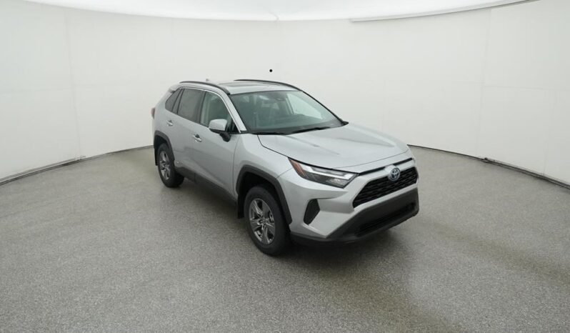 2024 Toyota RAV4 Hybrid XLE full