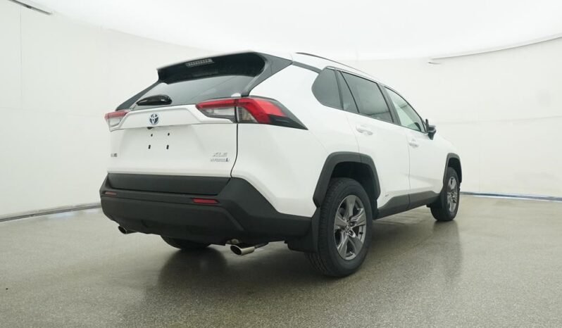 2024 Toyota RAV4 Hybrid XLE full