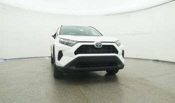 2024 Toyota RAV4 Hybrid XLE full