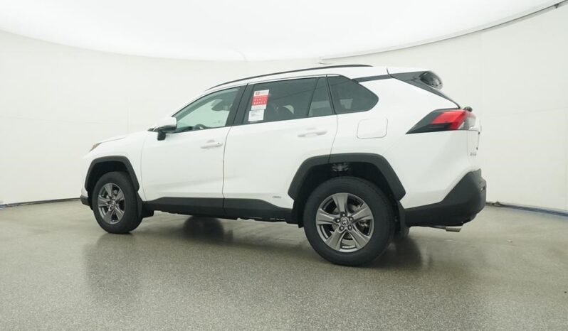 2024 Toyota RAV4 Hybrid XLE full