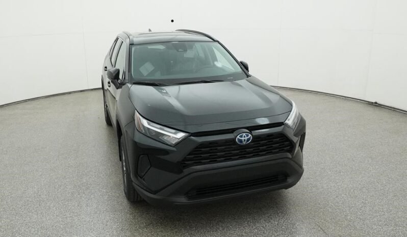 2024 Toyota RAV4 Hybrid XLE full