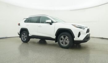 2024 Toyota RAV4 Hybrid XLE full